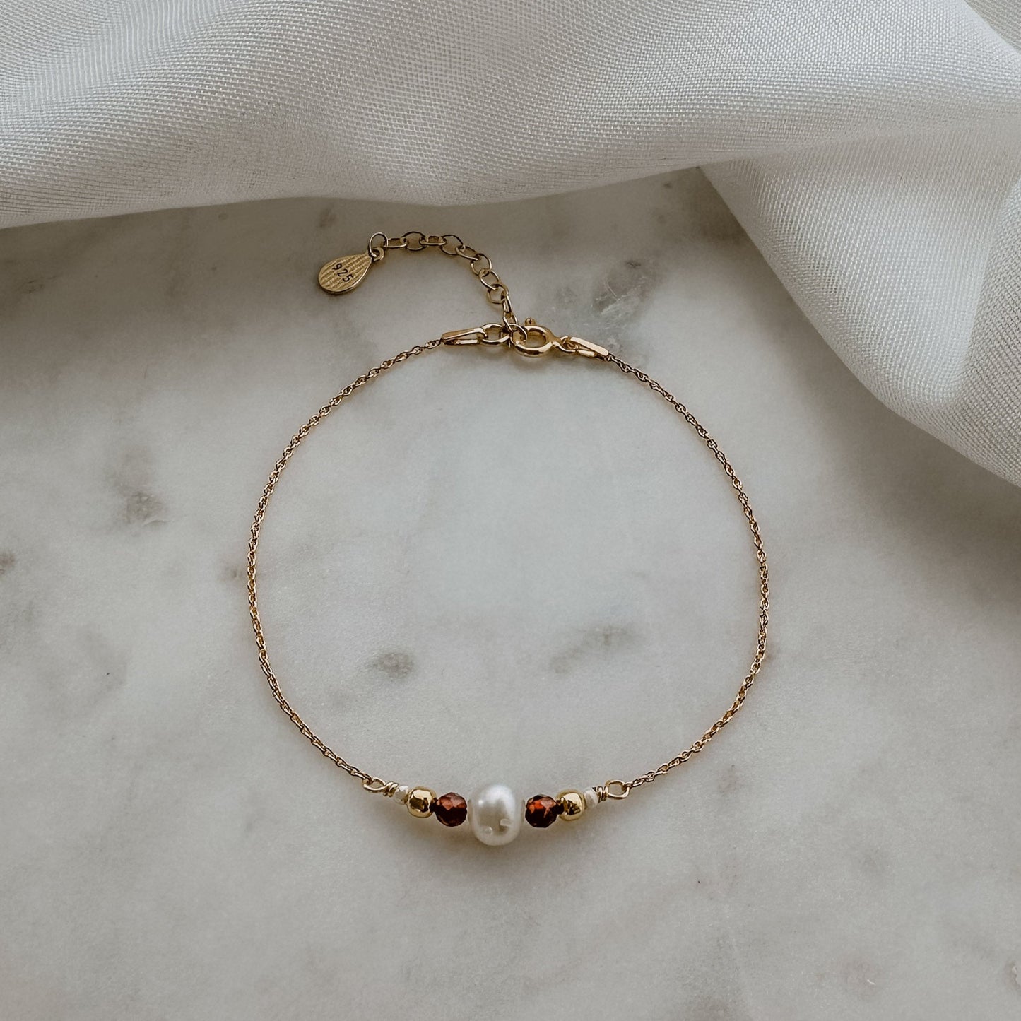 Esme | Edelsteinarmband mit Süßwasserperle