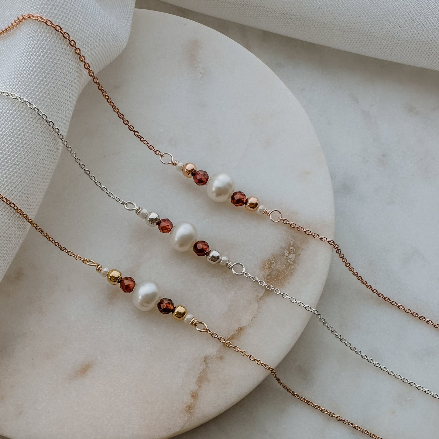 Esme | Edelsteinarmband mit Süßwasserperle