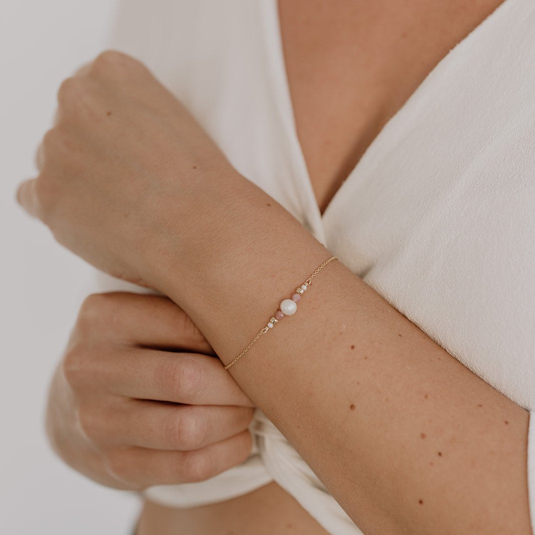 Esme | Edelsteinarmband mit Süßwasserperle