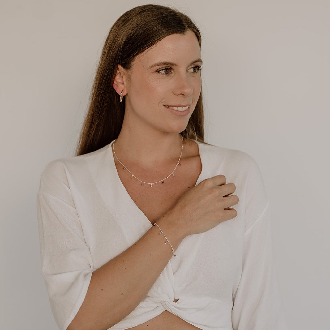 Cleo mit Edelsteinen | Armband mit Edelstein-Anhängern