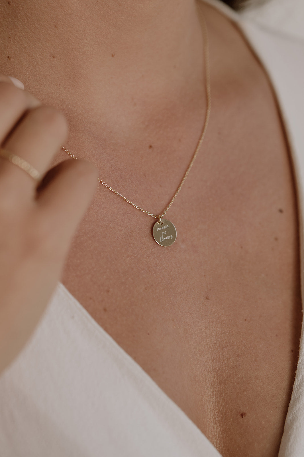 Gravurkette 'no rain no flowers'