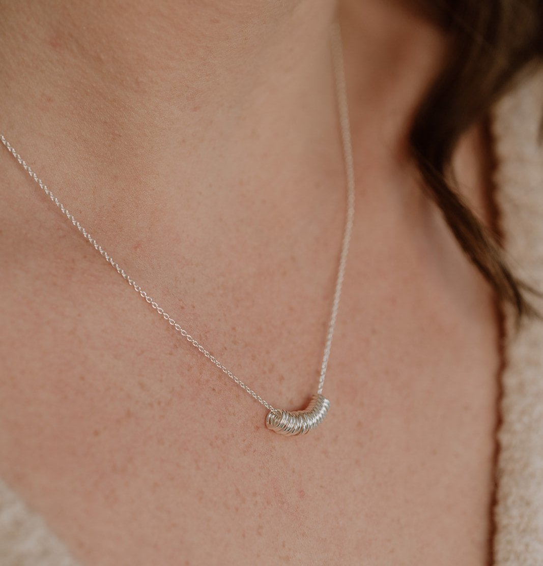 Nora | zarte Kette mit kleinen Kreisen